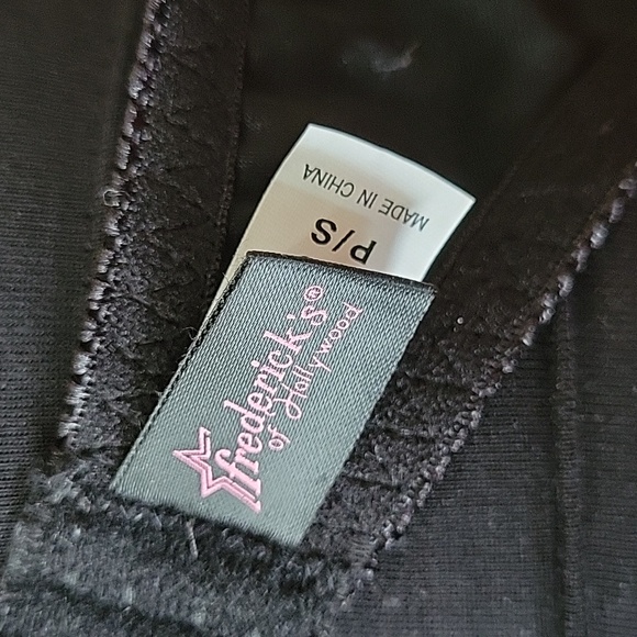 Frederick's of Hollywood Garter Belt (P/S) - Picture 3 of 3